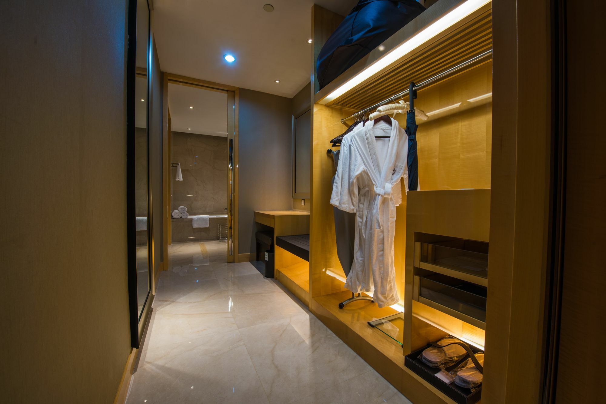 Sheraton Zhenjiang Hotel Exterior photo